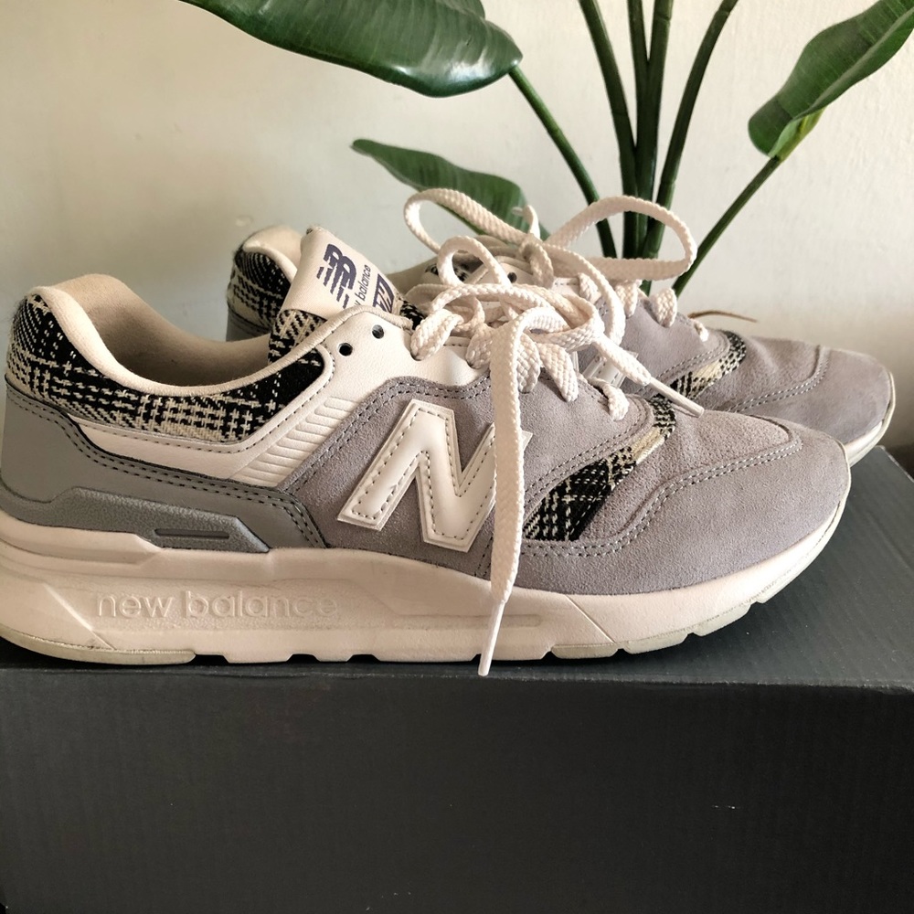 New balances sneakers